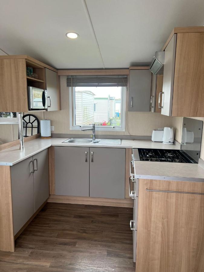 3 Bed Platinum Caravan Presthaven Sands Престатин Екстериор снимка